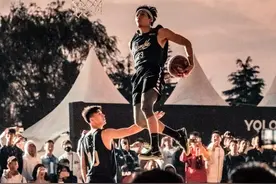 是谁，在东莞野球场劈扣？又是谁，代表草根参加CBA扣篮大赛？图片