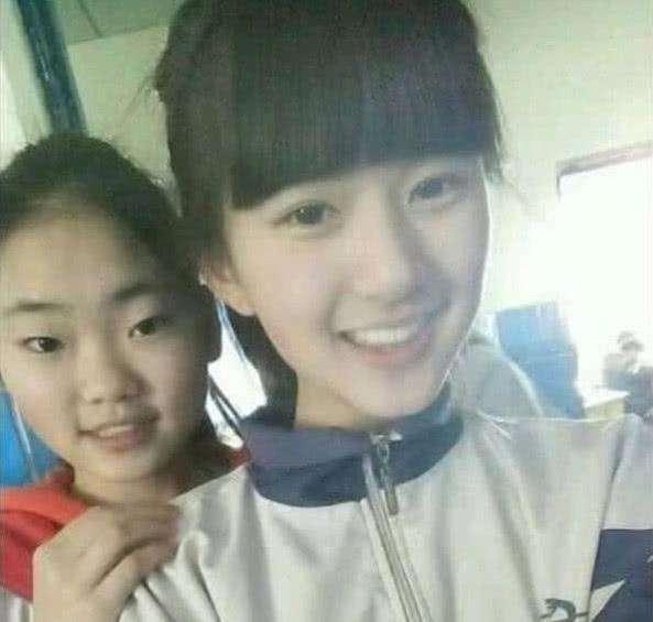 “宝藏女孩”赵露思直播卸妆，看到真实皮肤状态，网友：别化妆了