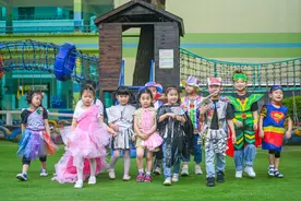 南浔萌娃上演环保主题“变装秀”图片