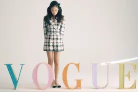 Jennie中世纪复古风香奈儿服饰，雅致黑白配色，表现力超绝图片