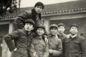 高考“白卷英雄”张铁生41岁出狱，恋人等他15年，如今成亿万富豪图片