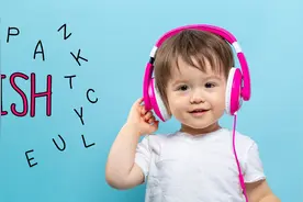 几岁开始给宝宝英语启蒙？英语启蒙选什么内容？首选这3种素材图片