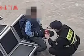 民警回应男孩半夜去坟地看妈妈：父亲忙于工作沟通少图片