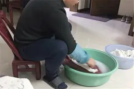 产后第一晚，若老公愿意为你做4件“羞涩事”，说明嫁对人了图片