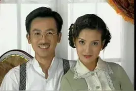 十年前《老房有喜》中赵薇和苏有朋在一起好有感觉看他们的合影！图片