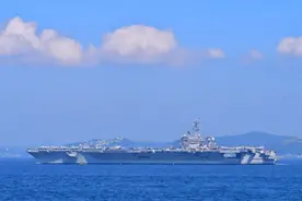 美军无奈了！航母一接近，轰6K就挂弹起飞！中国如何发现美军航母图片