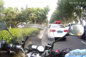 江苏徐州：急！羊水已破孕妇临产，交警开道紧急救助图片