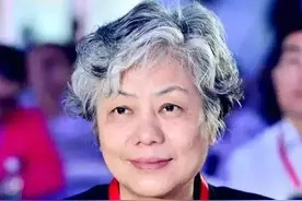 孩子3岁之前跟谁睡很重要，可能会影响孩子的性格！父母要正视图片