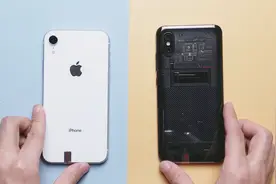 iPhone XR的扬声器真的很强？和小米8探索版一比我真的无言以对！视频封面