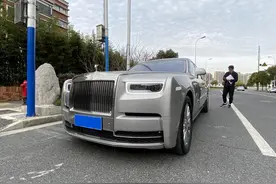 新款劳斯莱斯幻影加长版 银灰/棕内图片