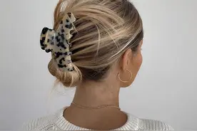 妈妈的发夹成流行配饰，时尚圈复古风继续，挽起发间迷人风情图片