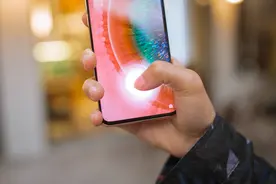 指纹模块迎来大进化？OPPO全屏指纹识别专利曝光，随手就能解锁图片