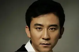 他曾演李卫，演24年戏角色全爆红人却不红，家中摆满古董很阔气图片