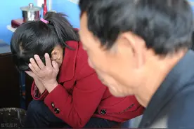 儿子千里带母赴粤治病，不料母亲意外走失，一条信息带来意外收获图片