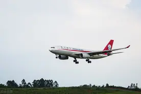 四川航空，非常艰难图片