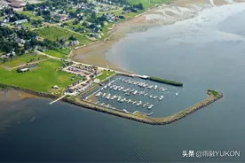 花108万打造的“龙虾”：重90吨长11米，每年吸引50万游客来打卡图片