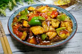 2根茄子，2个西红柿，我家一周吃5次，配米饭太香了，拿肉都不换图片