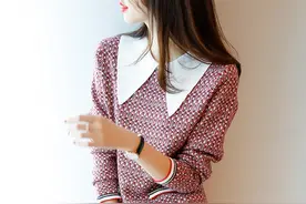 九月出游就穿这轻熟风女装，简约大气又迷人，配裸靴特别的高雅图片