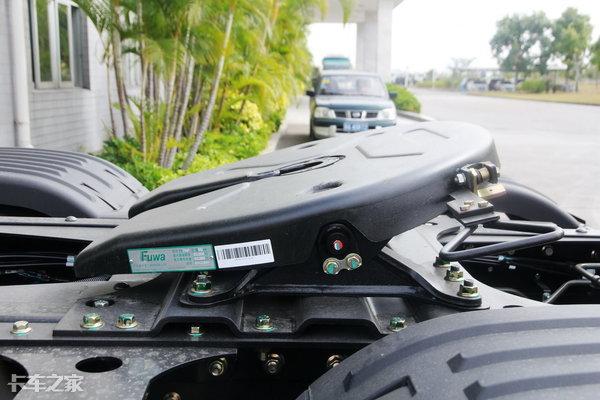 外观内饰全升级，还有全新动力，实拍新一代广汽日野700牵引车