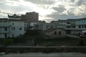 网友说，千万不要回农村盖房子，在农村盖房你后悔了吗？图片