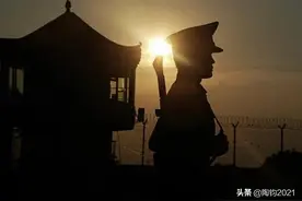 老战友常讲站岗“鬼”故事，每遇轮值如临大敌，龟缩岗亭不敢迈步图片