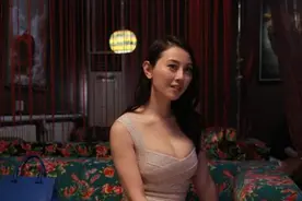 她是香港最上镜小姐，靠性感走红，36岁依然美丽动人图片