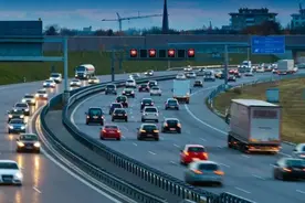 两公布一提示 | 中 · 秋图片