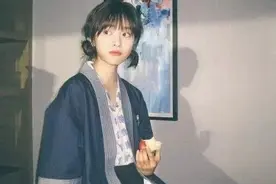 邱淑贞沦为最惨女神了吗？老公亏7亿要破产，还要女儿出道还债图片