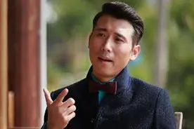 他是隐形富二代，愿当10余年配角，片酬只得七千元，今44岁仍单身图片