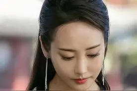 李纯因为一个纹身，被网友过度解读，发文回应是扑克牌的“黑桃”图片