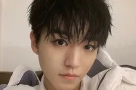 王俊凯，请把27万元还给粉丝图片