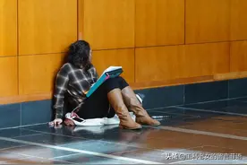 加州大学伯克利分校中的学子图片