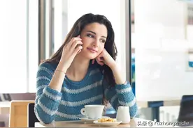 女人在这三个时候联系你，说明她很在乎你图片
