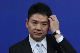 大变动！刘强东卸任京东，公司称：正常管理动作图片