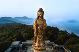 普陀山风景名胜区素有海天佛国、南海圣境之称图片