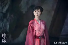 《琉璃》直播暴露男女主关系尴尬？成毅张予曦隔着袁冰妍互动连连图片