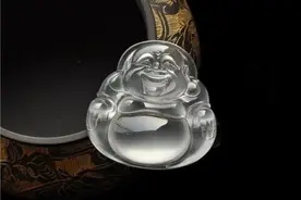世界十大顶级翡翠 玻璃种透明度最好，龙石种翡翠最稀有图片