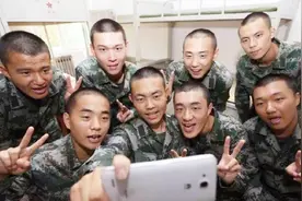 在部队可以使用手机吗？当然可以，除了这两款！