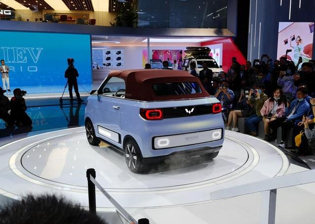 网红果然更懂网红的套路，MINI EV推出敞篷版，史上最便宜的敞篷