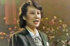 苏小明：一首《军港之夜》爆红，巅峰时隐退出国，如今过得如何？图片