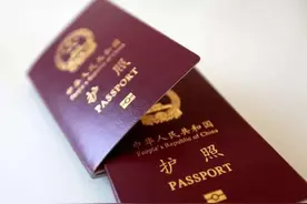 这次撤侨让人落泪！中国专家被打死，敌机“误炸”中船停靠港口图片