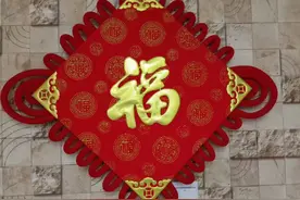 俗语：“穷放鞭炮富听响，越放越穷越无奈”，除夕要放鞭炮吗？图片