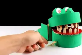 创意手工｜亲手做个咬手鳄鱼玩具，和孩子玩得不亦乐乎图片