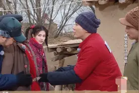 《奔跑吧》流量明星是摆设，4个人只会站着傻笑，杨颖郑恺带不动图片