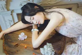 躺着就能瘦手臂，每天一遍，手臂肉肉紧致了，背也薄了图片