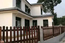 重庆刘女士独揽建房重担，40万盖中式小院，家有此妻，夫复何求图片