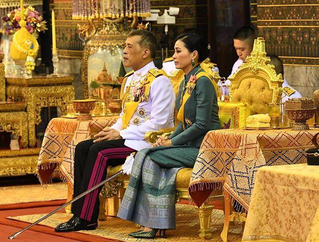 公主梦幻化妆（泰国公主邋遢一辈子竟化妆了蓝裙好美）