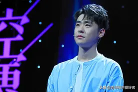 谣言不攻自破！德云社张云雷带伤为恩师捧场，郭德纲妻子亲自陪同图片