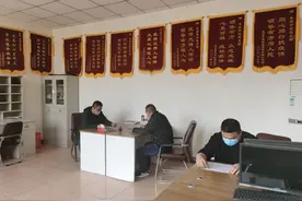 先锋之歌｜党员一线勇担责 助力防控做贡献图片