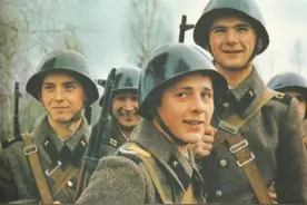 1994年苏军撤离德国，德国出百亿美元欢送，还给苏军买车买房图片